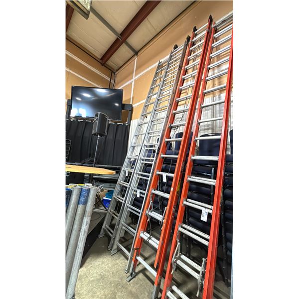 LITE (LP-2032) - 32' PORTABLE ALUMINUM EXTENSION LADDER WITH A 225LB CAPACITY