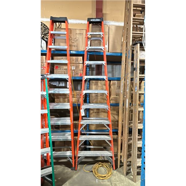 WERNER (ANSI) - 10' PORTABLE FIBERGLASS STEP LADDER WITH A 300LB CAPACITY