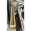 Image 2 : 6 - ASSORTED COMMERCIAL PRODUCTION HONEY COMBS WITH ASSORTED FRAMES IN WOODEN TRANSPORT CRATE