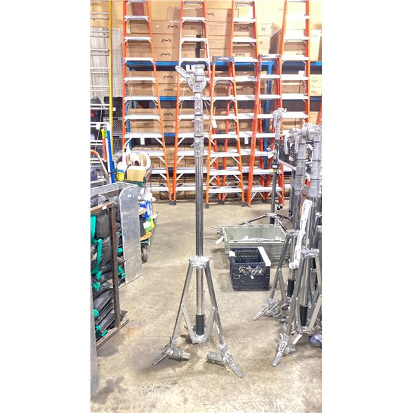 KUPO / AVENGER COMMERCIAL PRODUCTION MEDIUM REACH COMBI STAND WITH WHEELS & 4 1/2" GOBO HEAD