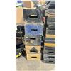 Image 2 : STACK OF APPLE BOXES 5 FULL BOXES 3 HALF BOXES 13 QUARTER BOXES 9 FLATS