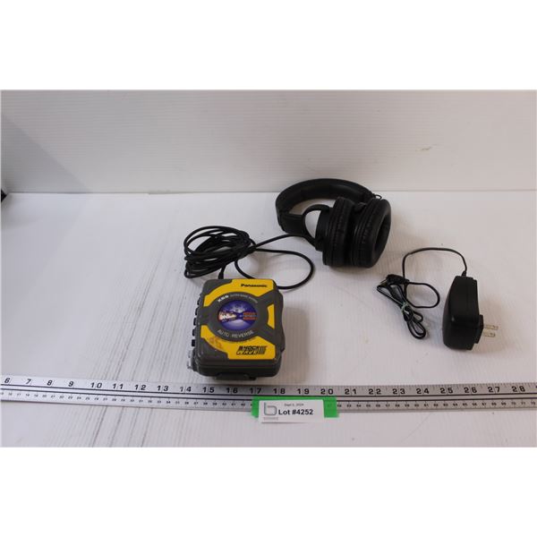 Panasonic Walkman w/Headphones & Cord - Untested