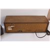 Image 5 : Telecrone & Viking Vintage Radio & Clock - Power On, as is