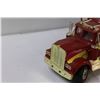 Image 2 : Model Scale - Kenworth Semi & Challenger Sailboat on trailer - Plastic