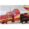 Image 3 : Model Scale - Kenworth Semi & Challenger Sailboat on trailer - Plastic