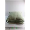 Image 1 : (2) Pillows 21'' x 21''