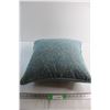 Image 1 : Pillow 19'' x 19''