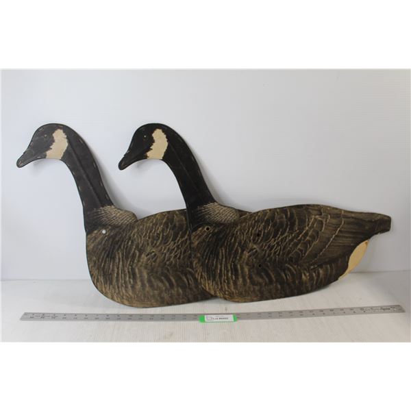 (2) Johnson Folding Steakout Decoys