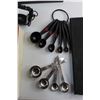 Image 2 : USB Flexible Keyboard, (2) Sets of Measuring Spoons, Photo Frame 10'' x 8'' and Assorted Items