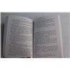 Image 6 : (4) Assorted Books - French - English Dictionary, Catwoman and Linda Smith