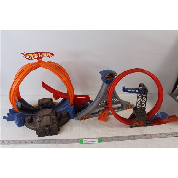 (3) Hot Wheels Tracks