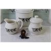 Image 2 : Glass Horse Cutting Board - Horse Canisters w/ matching Cream 