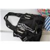Image 6 : Black Purse - Cosmetic Bags - Moisturizing Creams - Tooth Pastes - Dark Tanning Lotion