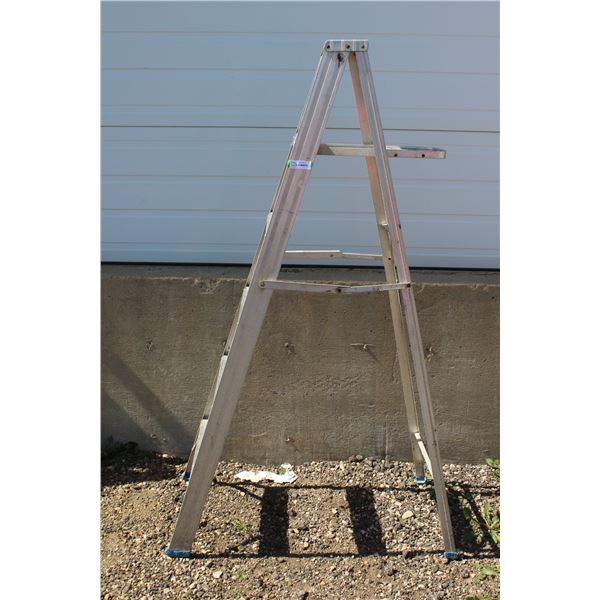 ** Aluminum 6FT Folding Ladder