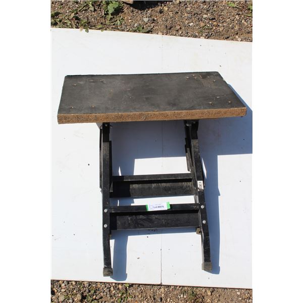 ** Bench & Vice Metal Work Stand Table (Table Top Needs Replacing)