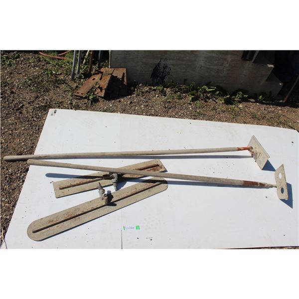 ** (2) Cement/Concrete Float Heads & Cement Corner Trowel Tool & Hoe