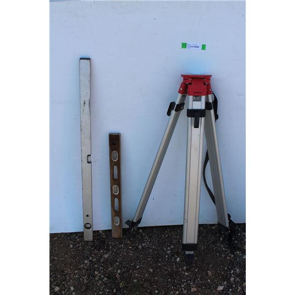 ** Porter Cable Surveying Stand w/(2) Levels (2Ft & 36" Lengths)