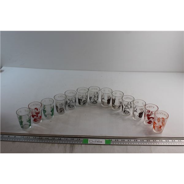 (13) Vintage Novelty Glasses