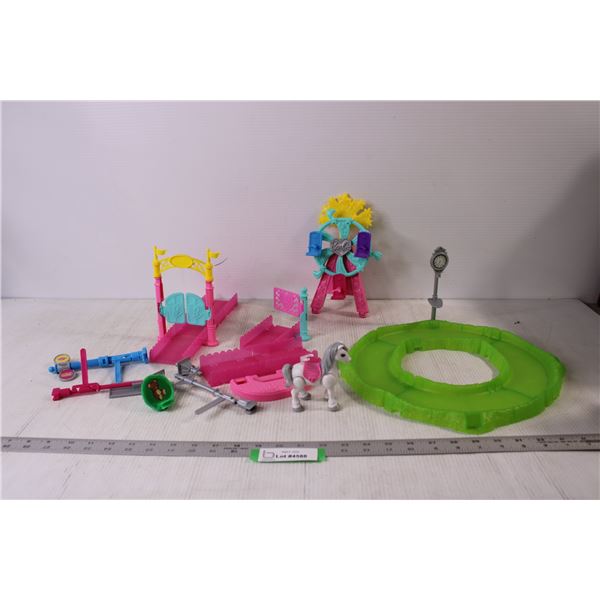 Barbie Horse Race Track Set w/ Horse - Missing Rider