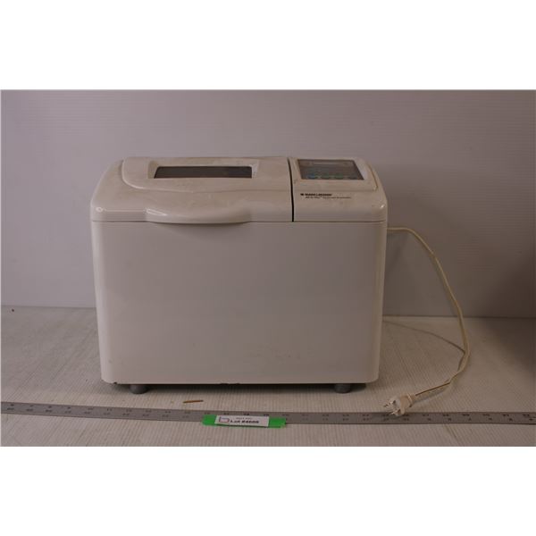 Black and Decker Bread Maker - Powers on
