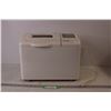 Image 1 : Black and Decker Bread Maker - Powers on