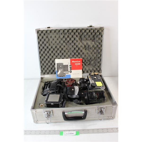 Mamiya C220 Camera Set with Manual for C330