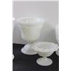 Image 3 : (5) Milk Glass Vases