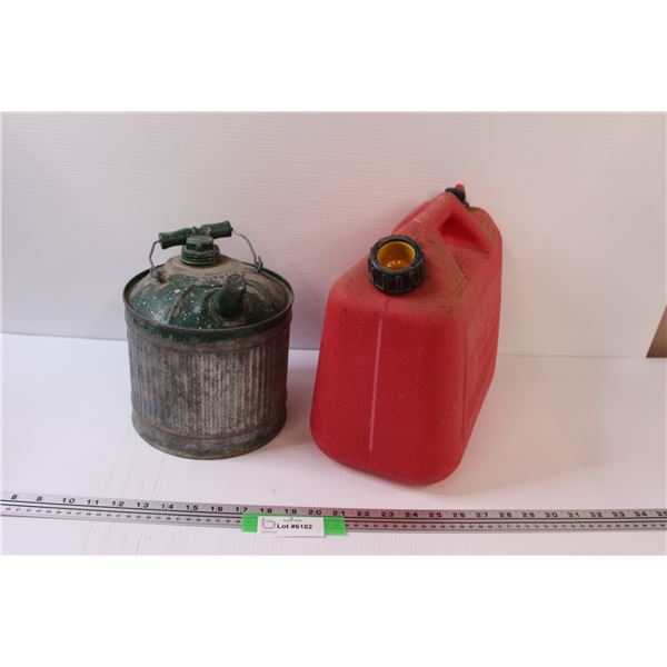 Vintage Gas Can & 2 Gallon Jerry Can No Stoper