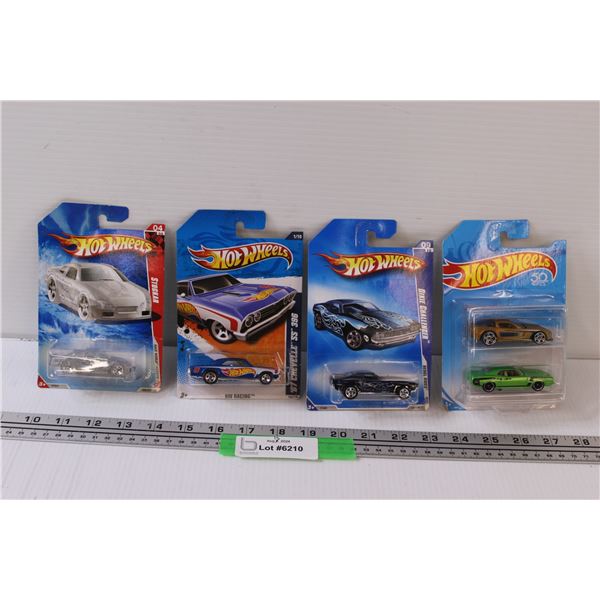 (5) Hot Wheels Set: Stockcar, Chevelle & Challenger