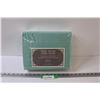 Image 1 : Queen Bed Sheet Set - NIB - Green
