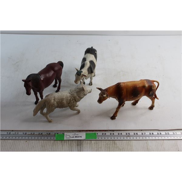 Horse, Wolf and (2) Cows Figures