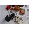 Image 2 : Assorted Halloween Decorations