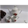 Image 3 : (3) Teapots with Matching Cream and Sugars/Matching Cups