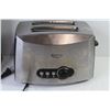 Image 2 : Betty Crocker Toaster (powers on - heats up) - Black & Decker Coffee Machine (powers on)