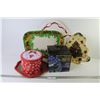 Image 1 : Christmas Items - Trays (one is cracked) - Tins - Placemats - LED Light Projector (wire is frayed - 