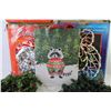 Image 5 : (2) Display Lights - Wreath - Garland - Woven Basket - Plastic Container - Gift Bag