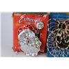 Image 8 : (2) Display Lights - Wreath - Garland - Woven Basket - Plastic Container - Gift Bag