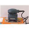 Image 2 : Black & Decker Palm Sander in Box - Works