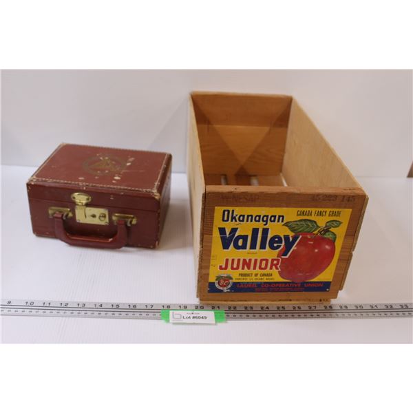Okanagan Valley Wooden Box & Locking Mini Travel Case, no key