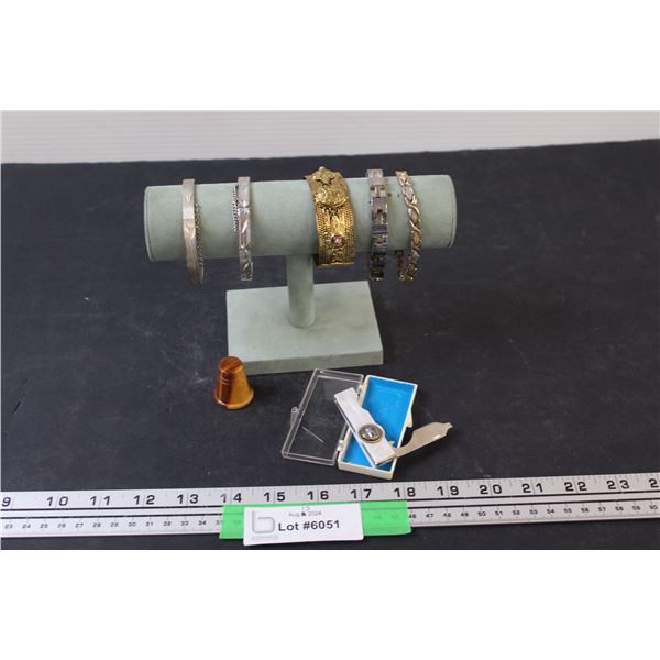 (5) Bracelets & Multi-Tool & Thimble