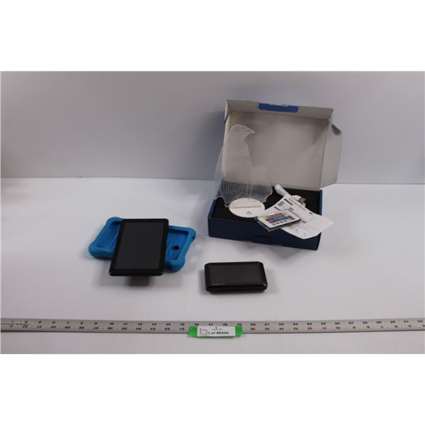 3-D Penguin Lamp, Garmin nuvi 255W GPS (No Cords, Power Switch Broken, Untested) & SmartTab Tablet (