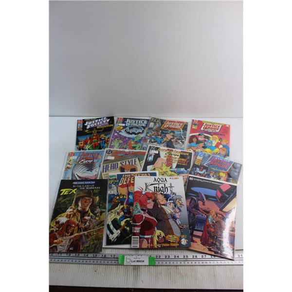 (12) Assorted Comics - Justice League