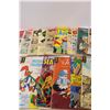 Image 3 : (22) Vintage Kids Comic Books: Woody Woodpecker, Disney Mickey Mouse, Archie, Looney Tunes, Misc.