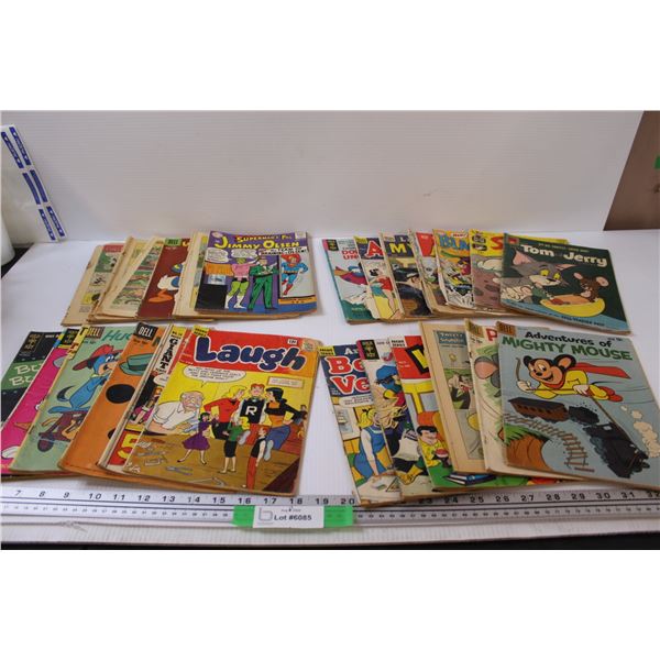 (25) Vintage Kids Comic Books: Superman, Disney Mickey Mouse, Archie, Looney Tunes, Misc.