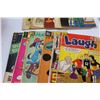 Image 5 : (25) Vintage Kids Comic Books: Superman, Disney Mickey Mouse, Archie, Looney Tunes, Misc.