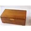 Image 4 : (2) Dresser Top Wooden Boxes