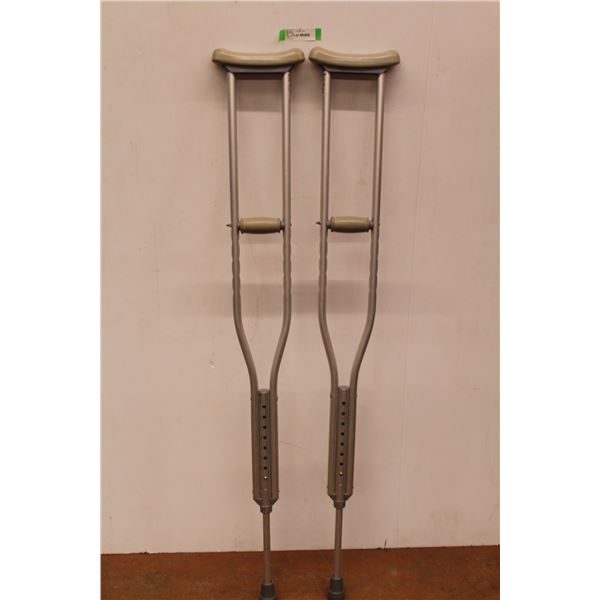 *Gradian Adjustable Aluminium Crutches