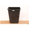 Image 4 : *Large Trash Bin (& (3) Boot Trays