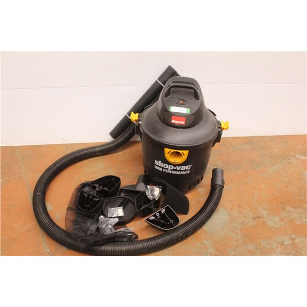 * 8 Gal Shop Vac w/Attachments - Appears New