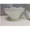 Image 5 : Milk Glass Bowl & Cup Set